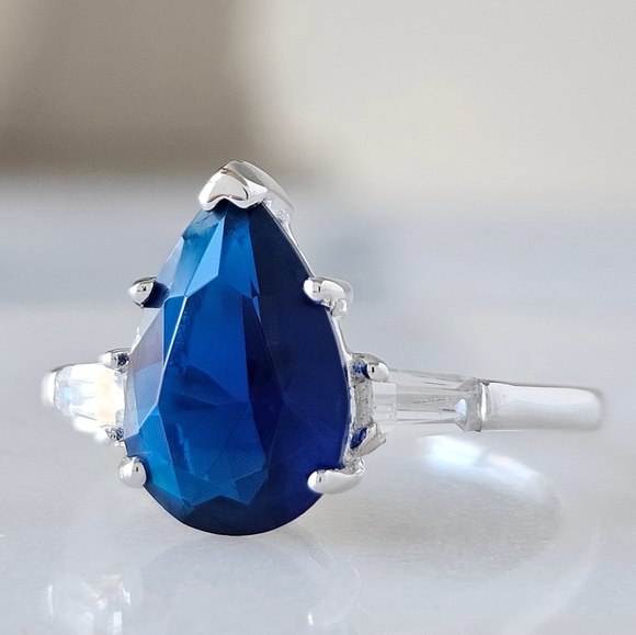 Blue Sapphire Gemstone ring, size 7, 925 Sterling Silver Charmed Aroma - Picture 6 of 8